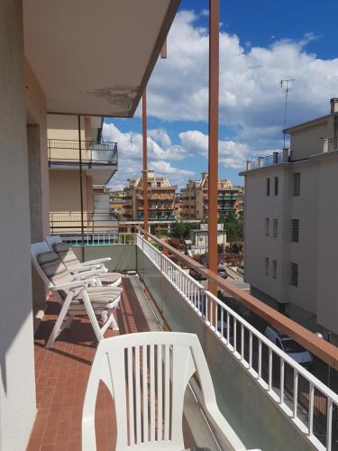  Appartamento al mare con terrazza, Pension in Borghetto Santo Spirito