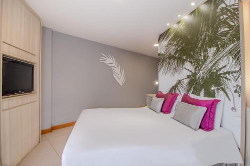 Standard Double Room image 3