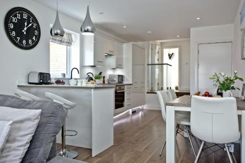 Sunnymead Penthouse - Close to beach, Pets welcome, Balcony