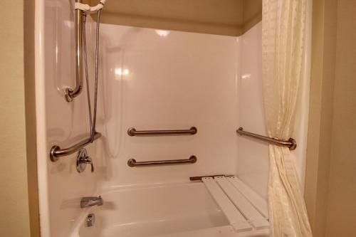 Queen Room - Disability Access