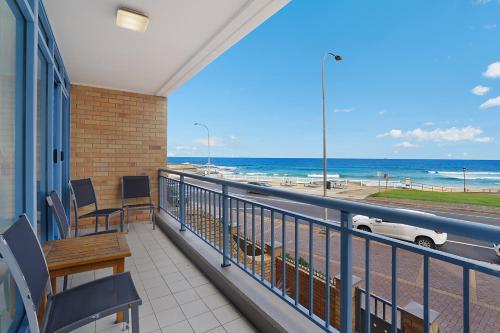 B&B Newcastle - Newcastle Short Stay Accommodation - Sandbar Newcastle Beach - Bed and Breakfast Newcastle