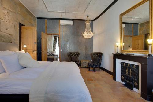 Rue Galilee Room Type - Deluxe Suite