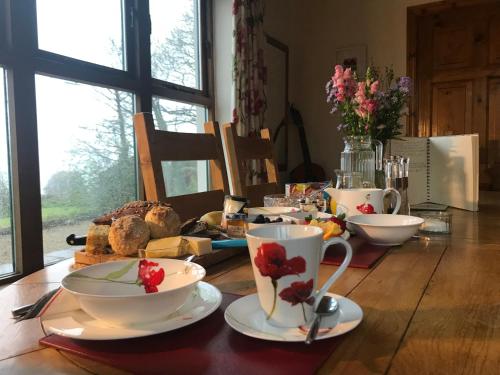 Їжа та напої, Tranquil Water in Мелоу