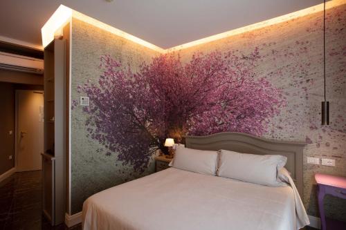 Superior Double or Twin Room with Lake View image 5
