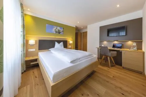 Gasthof - Hotel zum Ochsen GmbH in Berghülen, Deutschland