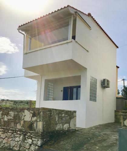  Enchanted Villa in Mouríon