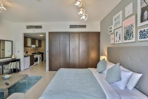 DHH- Easy Access Metro Station JLT Indigo Tower, Large Studio