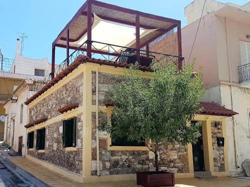  Nadia's Traditional Stone House, Pension in Lávrio