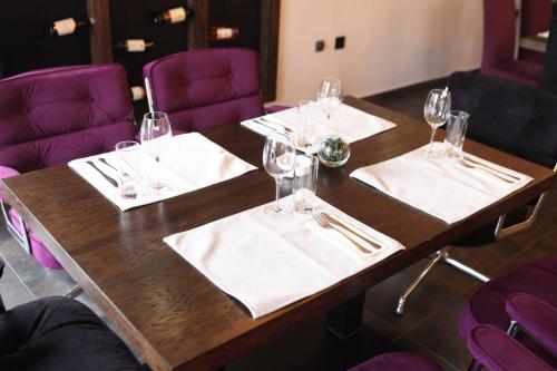 مطعم, Restaurant&Rooms 035 in باراسين