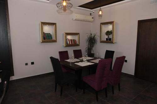 مطعم, Restaurant&Rooms 035 in باراسين