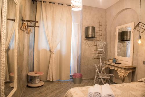 Mancini Shabby House - main image