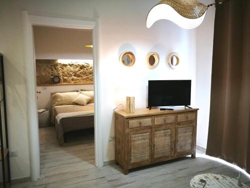 Bed, Amelia Apts & Rooms in Alghero
