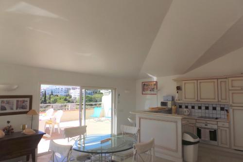 Spacious and bright flat Downtown and Beaches - Swimming Pool