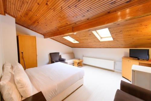 Entes Apart - image 5