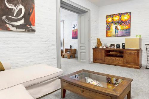 SuperB Luxury Suites