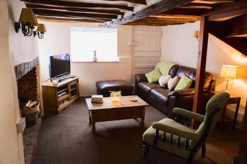 Pike Cottage, Fully Equipped Property Set On The River Deben, A Great Place To Stay, , Suffolk