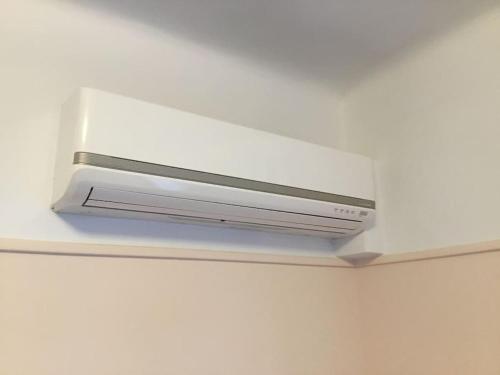 Spacious & Sunny Kolonaki Apt 5 mins metro/ACx3/1.5 BT, Athens (photo 5)