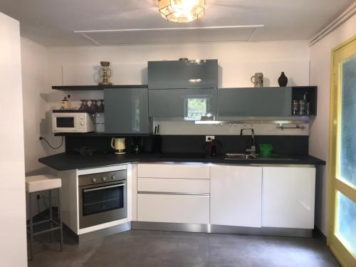 2 bedrooms, 3 beds