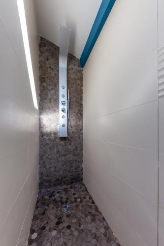 Alpinias Bed and Breakfast, Marsella (foto 7)