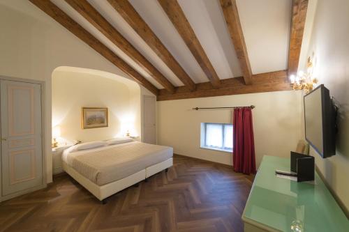 2 twin beds