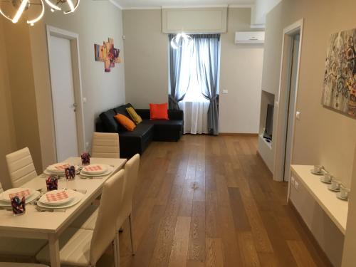 Cooper Apartment, Genova