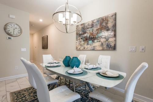 Amazing 4 bedroom villa at Storey Lake Resort - image 7
