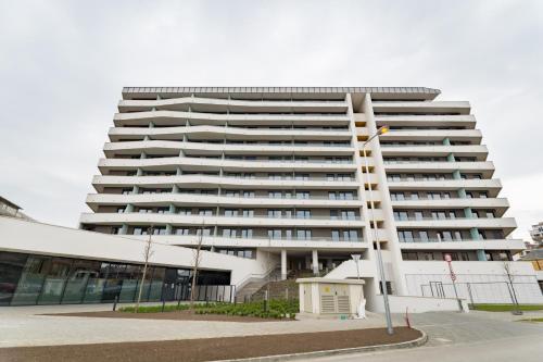 BpR CHIC White Home with Terrace & A/C & Garage