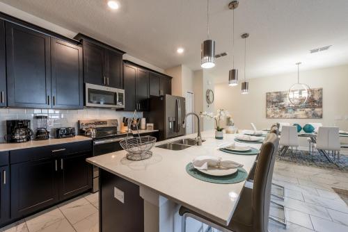 Amazing home with a nice private pool near Disney