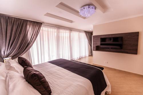 المرافق, فندق فوز بلازا (Foz Plaza Hotel) in سنترو