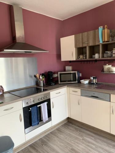 Moderne Ferienwohnung mit Balkon im schönen Saarland (Moderne Ferienwohnung mit Balkon im schonen Saarland) in 迪林根/薩爾