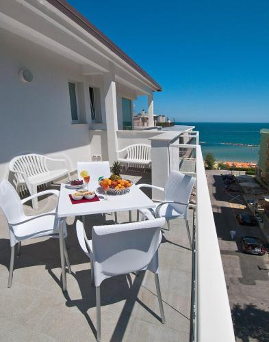 Superior Triple Room with Sea View