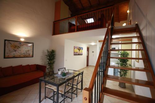 2 twin beds, 2 sofa beds