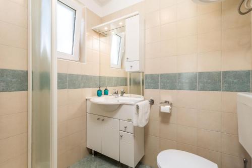 Apartment in pinewood near the sea, Nerezine (Foto 8)