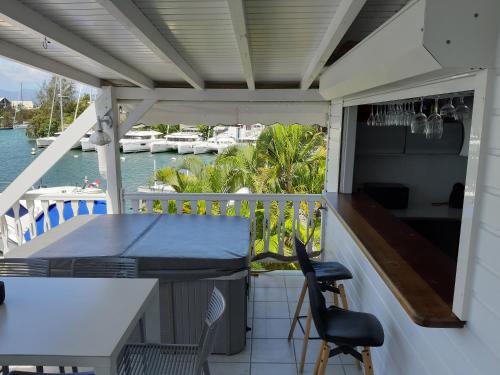 Vue Mer - DUPLEX F4 Marina du Gosier in Baimbridge