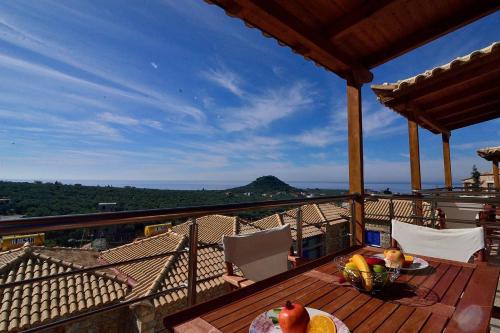  Cloe Stone House/Sea View/1km To The Beach in 24024 Levktron