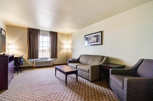 Castle Rock Inn & Suites - Quinter