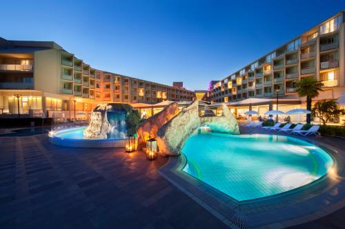19260120 Aminess Maestral Hotel