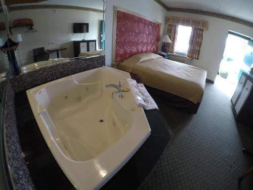 Prestige Inn & Suites Boutique Hotel - image 2