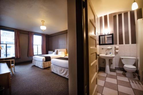 Moore Hotel - image 5