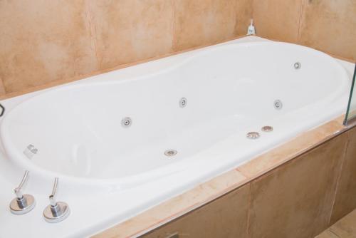 Karstais baseins, Boer Hotel By Kube in Deán Funes