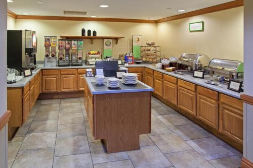 Country Inn & Suites by Radisson, Portage, IN