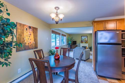Sea View, Best Area, No Stairs, WD, 2 Bedrooms, Jacuzzi Bath, New Carpet, Balcony, View, 825sf, Tacoma (fotografie 3)
