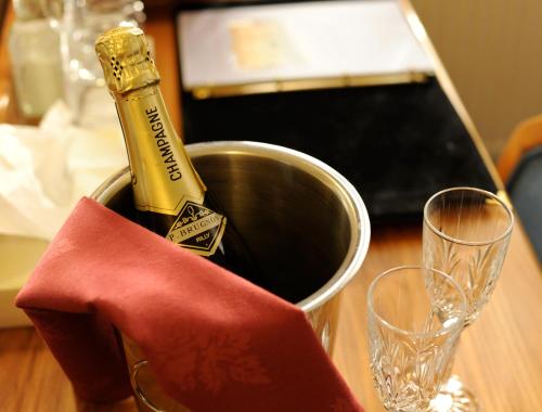 อาหารและเครื่องดื่ม, รอยัล ออกซ์ฟอร์ด โฮเต็ล (Royal Oxford Hotel) near หอดูดาวแรดคลิฟฟ์