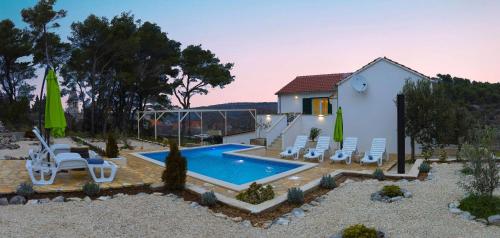  Vila Ela in Dračevica