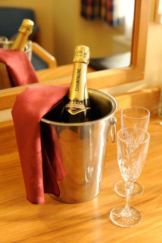 อาหารและเครื่องดื่ม, รอยัล ออกซ์ฟอร์ด โฮเต็ล (Royal Oxford Hotel) near หอดูดาวแรดคลิฟฟ์