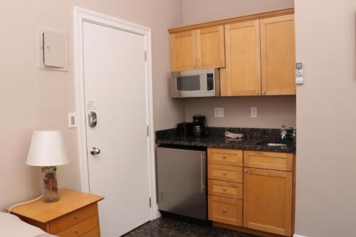 Stylish Downtown Studio in the SouthEnd, C.Ave #24 - Tap to explore photos