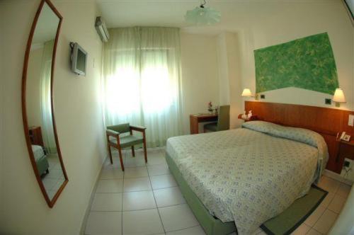 Hotel Boston - image 3