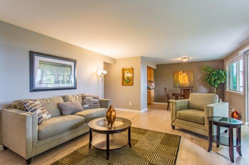Bay View, Best Area, No Stairs, WD, 2 Baths, 2 Bedrooms, Balcony, View, 925sf, Tacoma (foto 2)