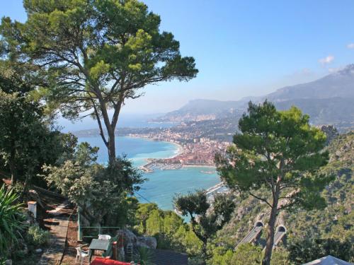  Apartment Taverna Il Cippo by Interhome, Pension in Mortola Superiore