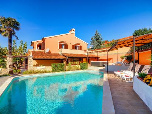  Holiday Home Muntich in Muntić